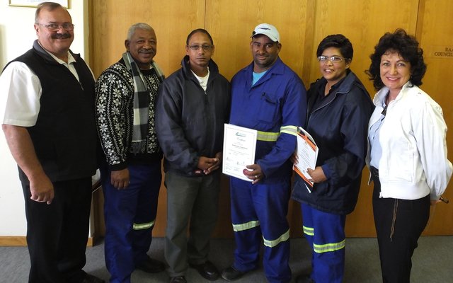 Vlnr is mnr Francouis Myburgh, James Opperman, Shaheed Miller, Neville Koert, Irene Kroukamp en rdl Riana de Coning